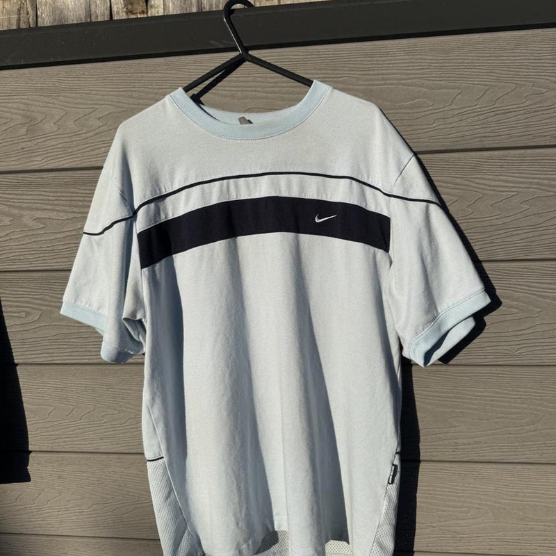 Vintage Y2K Nike Sport Performance Contrast-Panel T-Shirt – Ice Blue & Navy – Size M