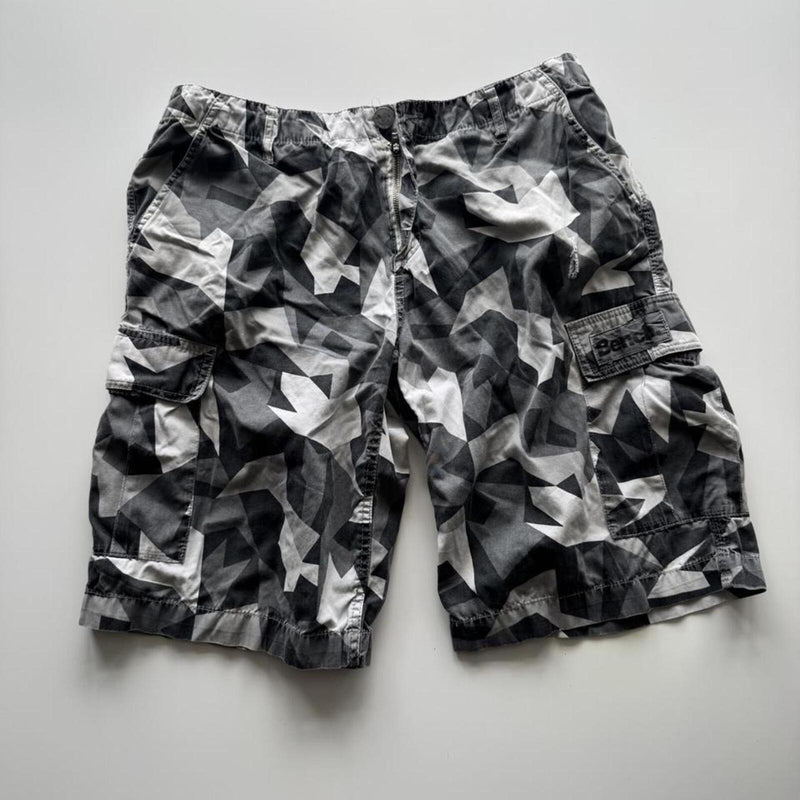 Vintage Y2K Bench Geometric Camo Cargo Shorts – Khaki & Green – Size W32
