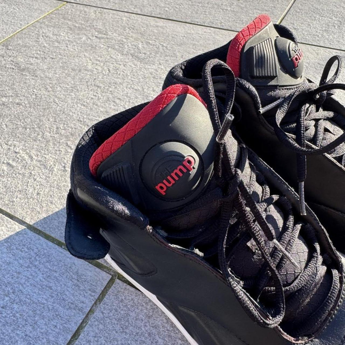 Vintage 2000s Reebok The Pump Reeamp Mid Basketball Trainers – Black – Size UK 10.5 – Image 2 – George's Vintage