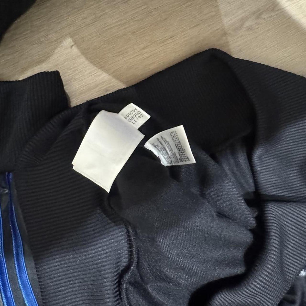 Vintage Y2K Adidas Originals Chile 62 Wet-Look Full-Zip Track Hoodie – Black & Blue – Size M – Image 6 – George's Vintage