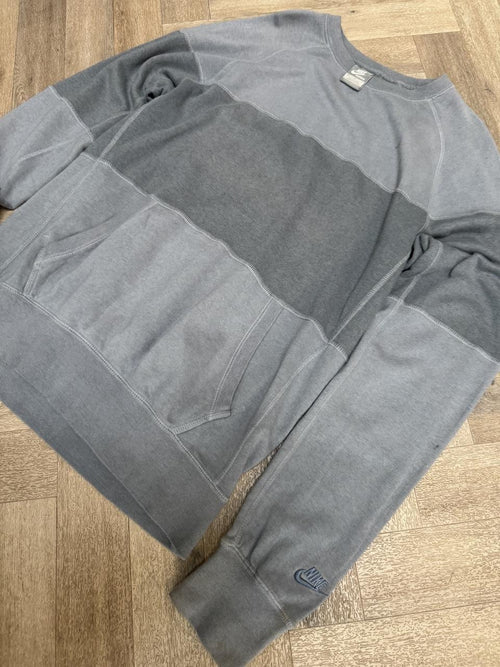 Archive 2012 Nike Sportswear Reverse-Seam Panelled Crewneck Sweatshirt – Grey – Size M – Image 2 – George's Vintage