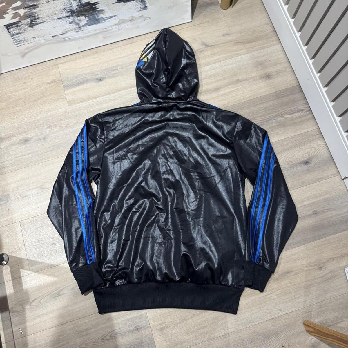 Vintage Y2K Adidas Originals Chile 62 Wet-Look Full-Zip Track Hoodie – Black & Blue – Size M – Image 7 – George's Vintage