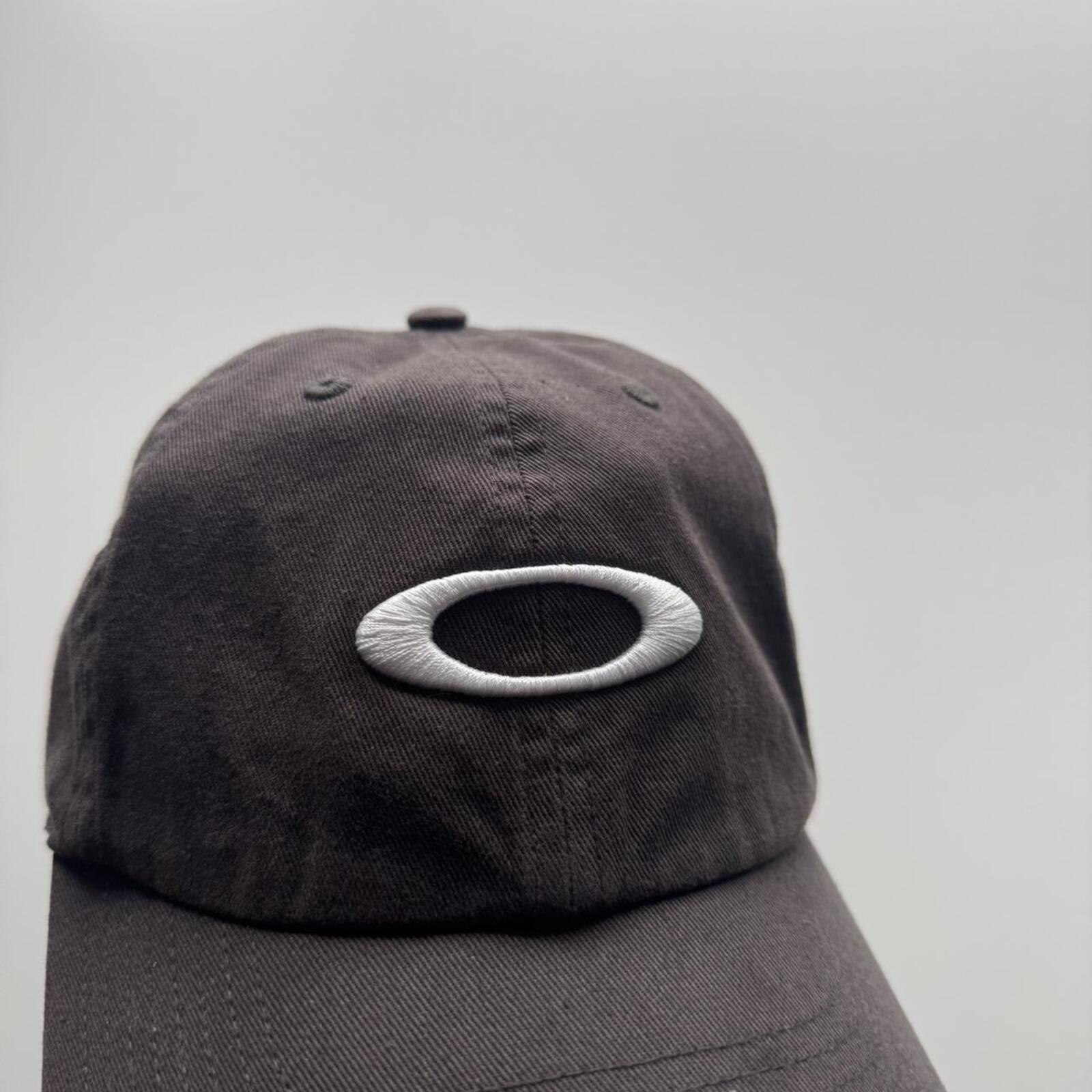 Vintage Oakley Ellipse Logo Cap