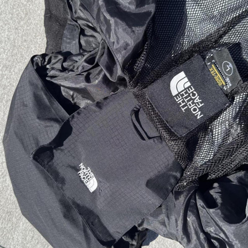 THE NORTH FACE GORE-TEX SHELL JACKET