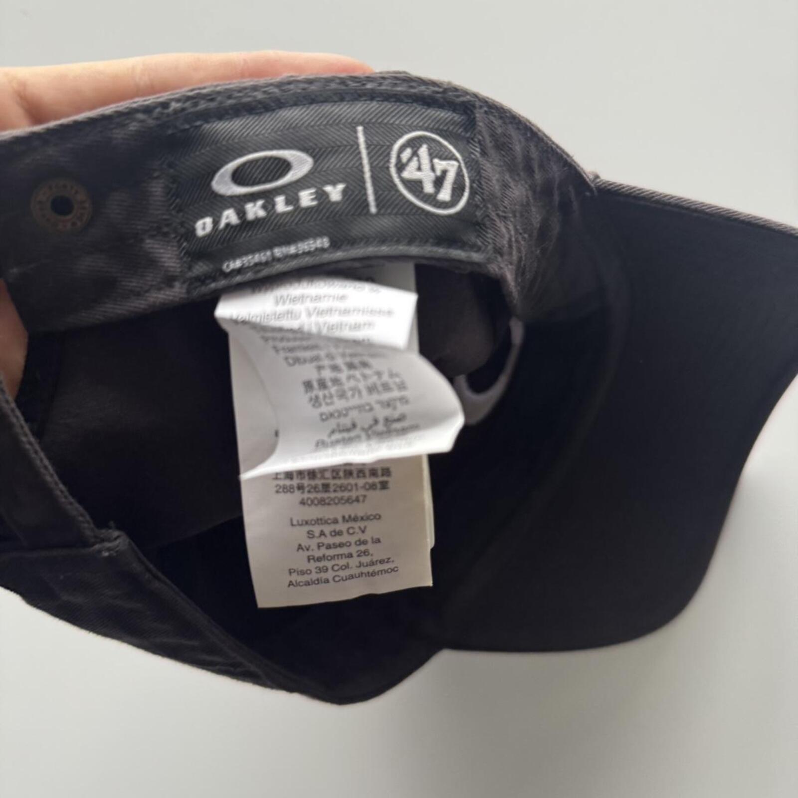 Vintage Oakley Ellipse Logo Cap