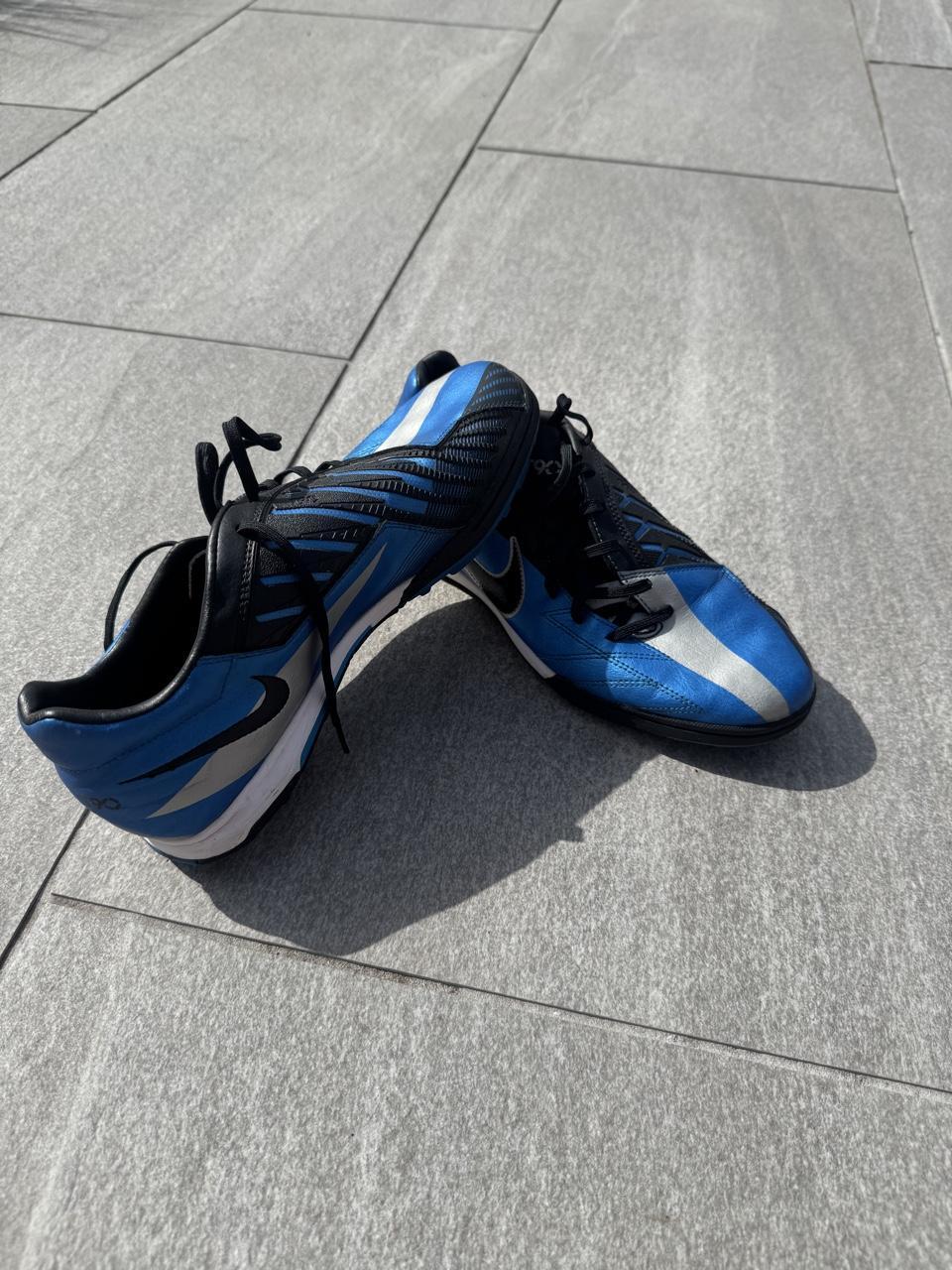 Rare 2012 Nike Total 90 Shoot IV TF Astro Turf Football Boots – Blue & Silver – Size UK 8.5 – Image 3 – George's Vintage