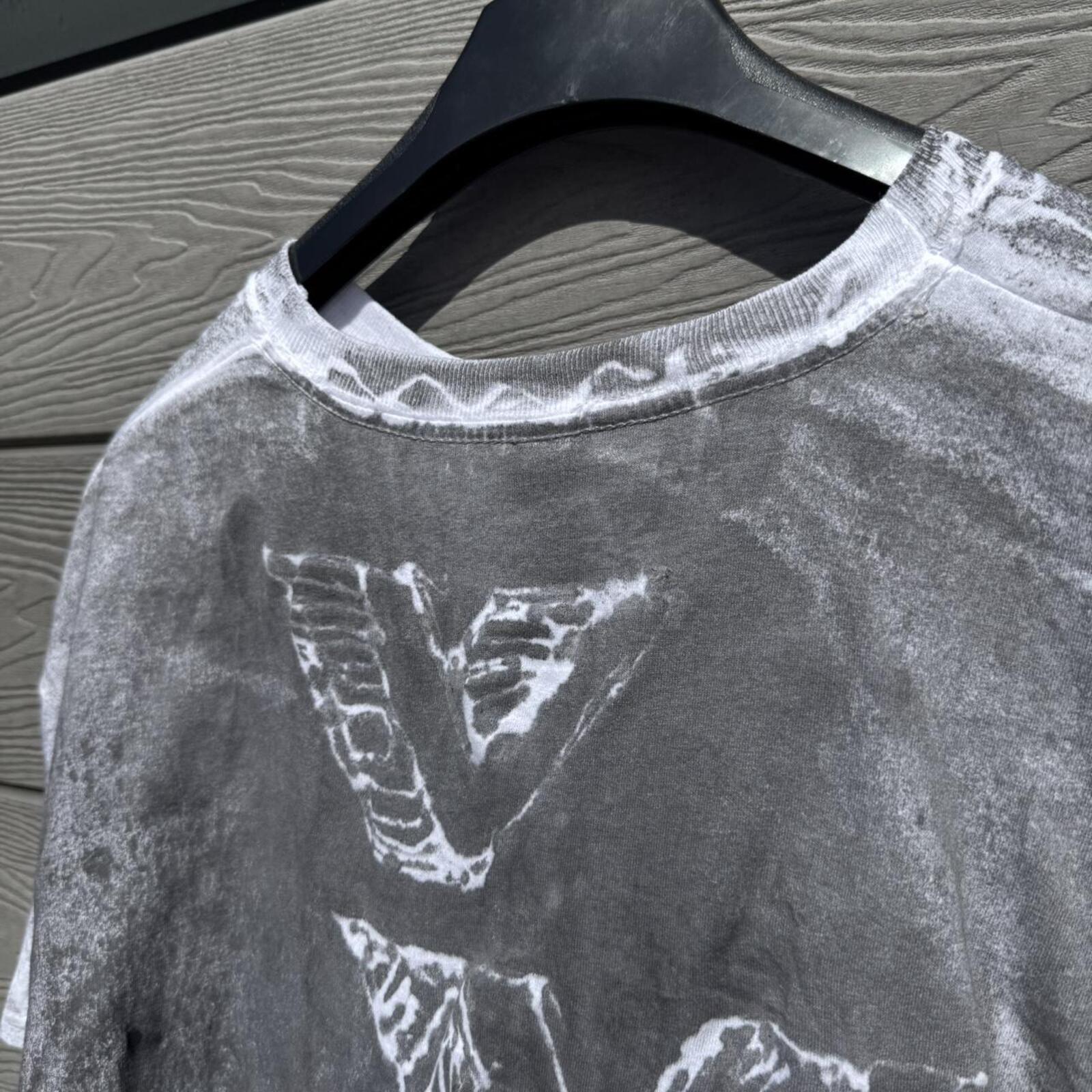 Revivvd Custom Painted Graphic T-Shirt (One-Off Piece)