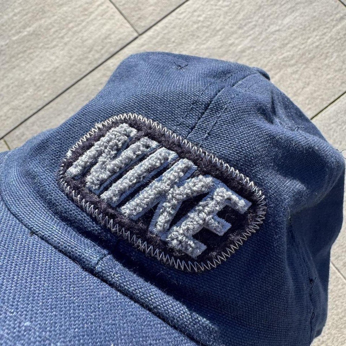 Vintage Y2K Nike Woven Logo Patch 6-Panel Strapback Cap – Navy – One Size – Image 3 – George's Vintage