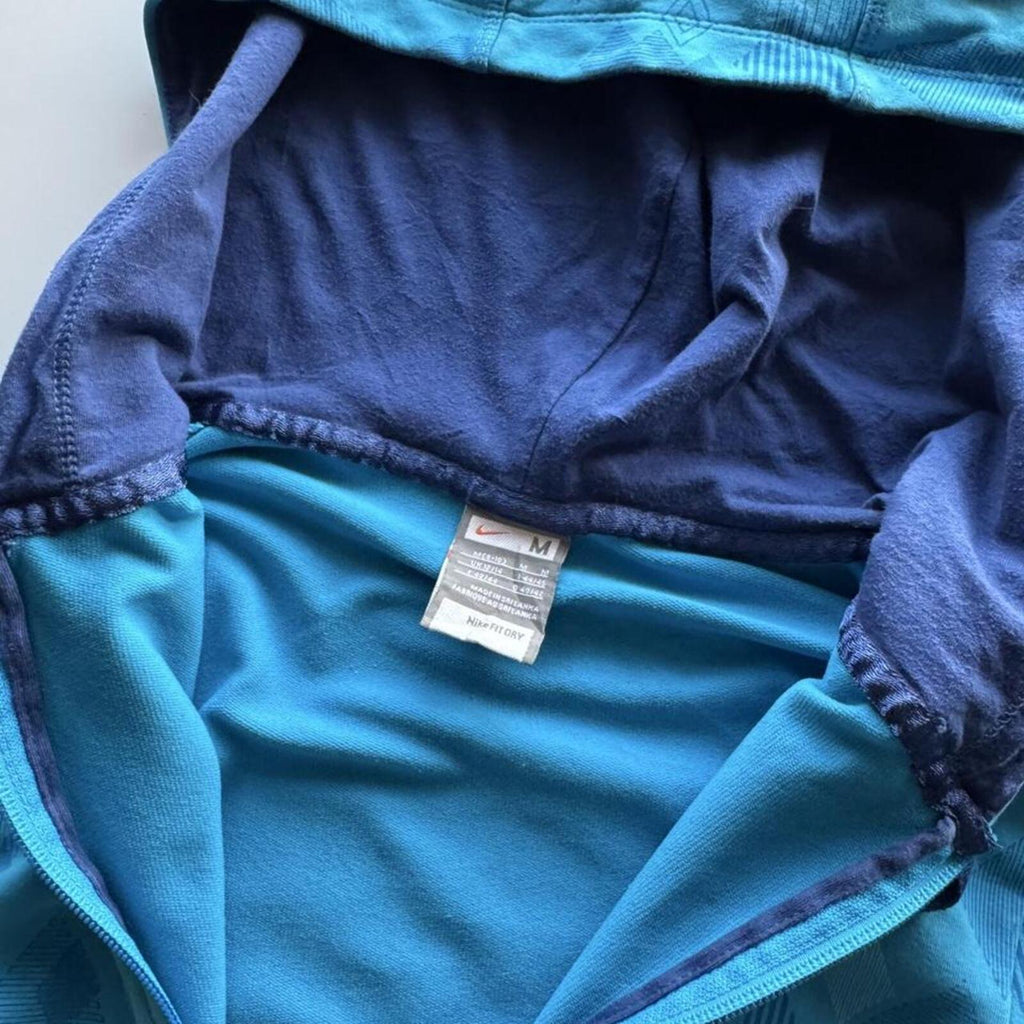 2005 Nike women’s full zip running hoodie Size M