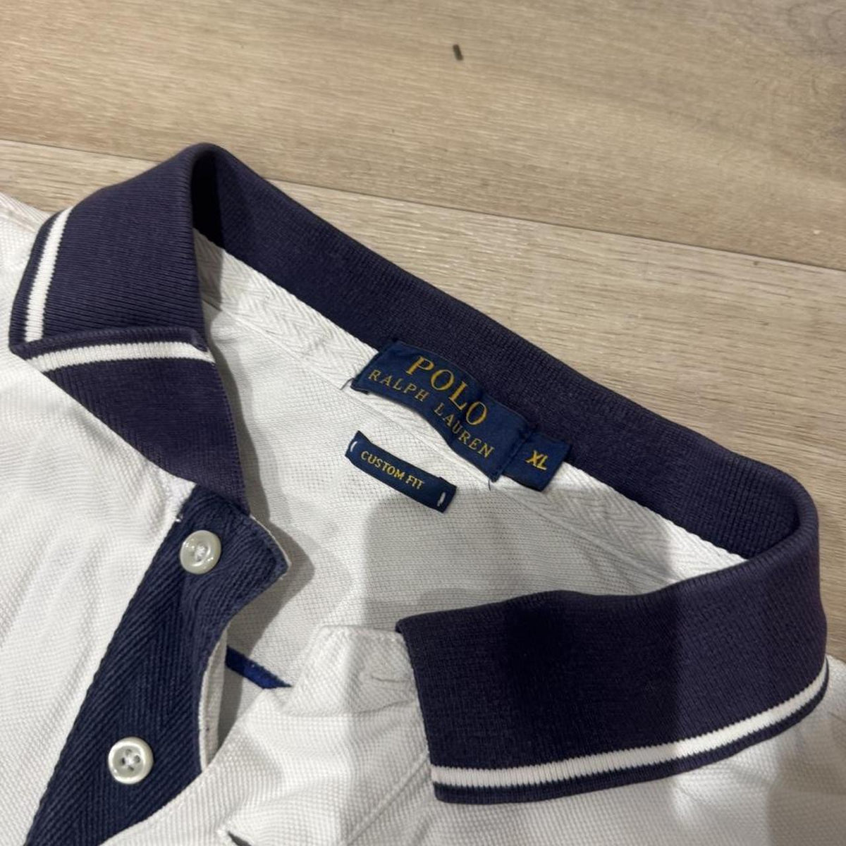 Polo Ralph Lauren Custom Fit 'Paris #5' Crest Polo Shirt – White & Navy – Size XL – Image 4 – George's Vintage