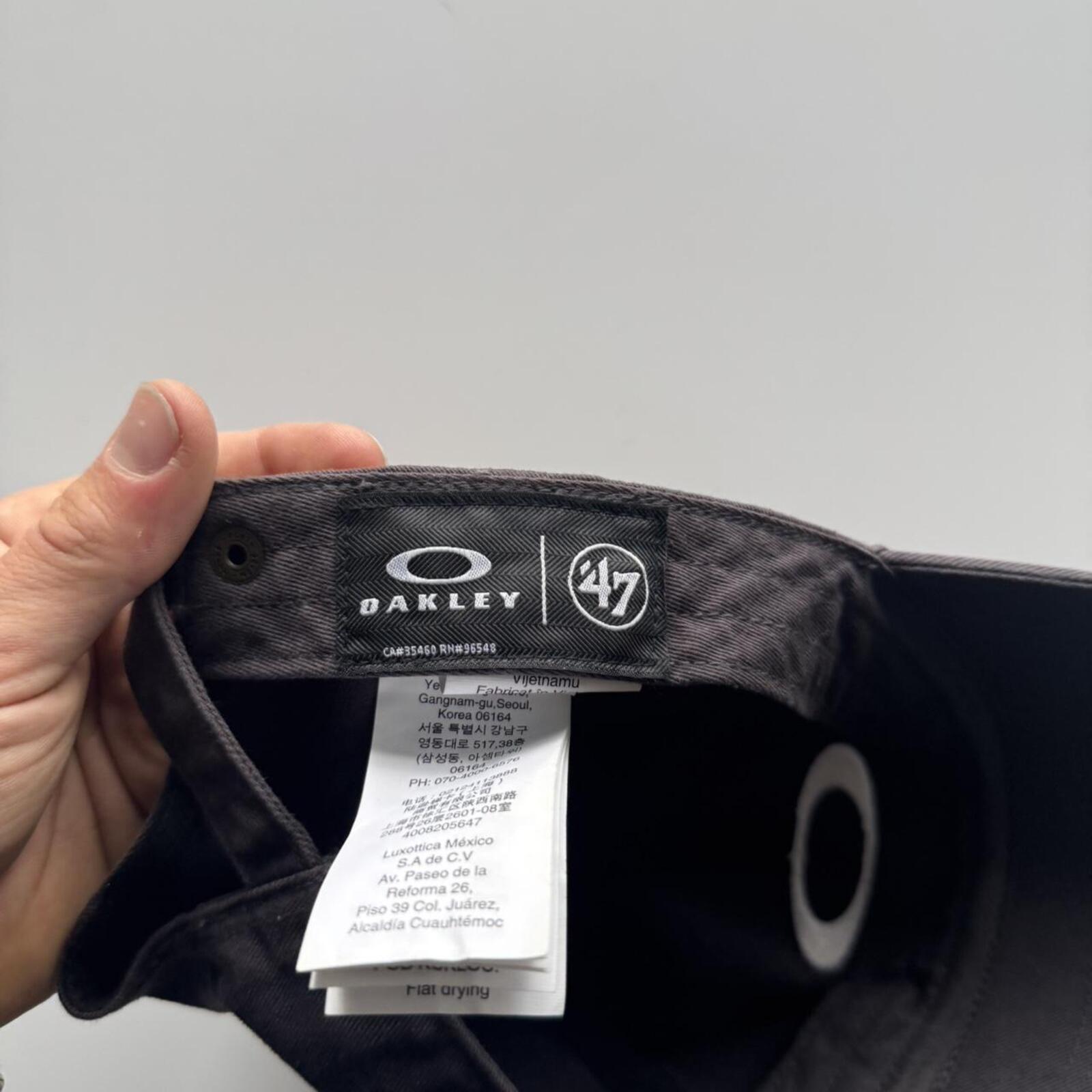 Vintage Oakley Ellipse Logo Cap