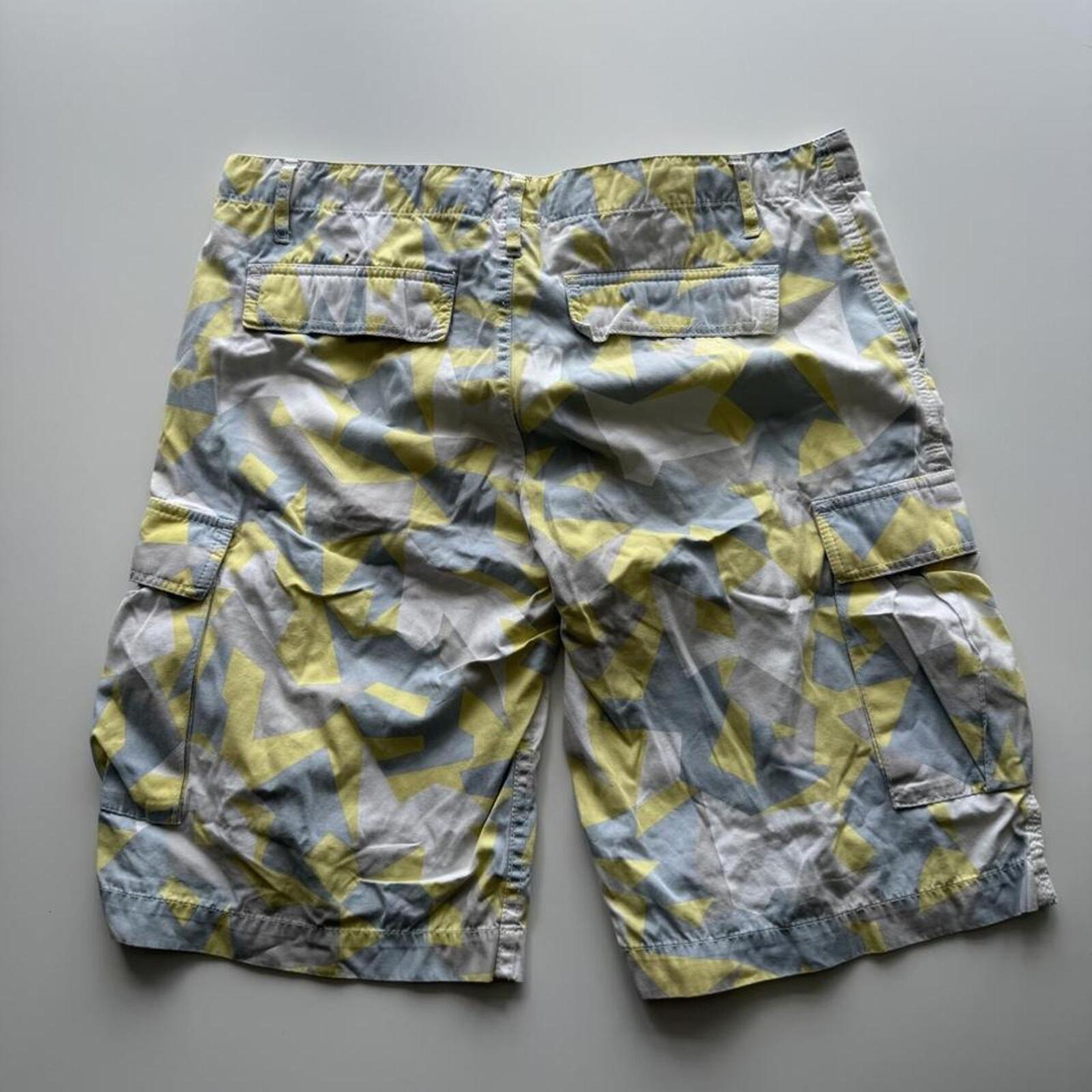 Bench Geometric Cargo Shorts – Yellow/Grey