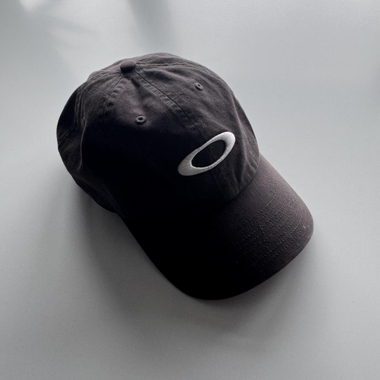 Vintage Oakley Ellipse Logo Cap