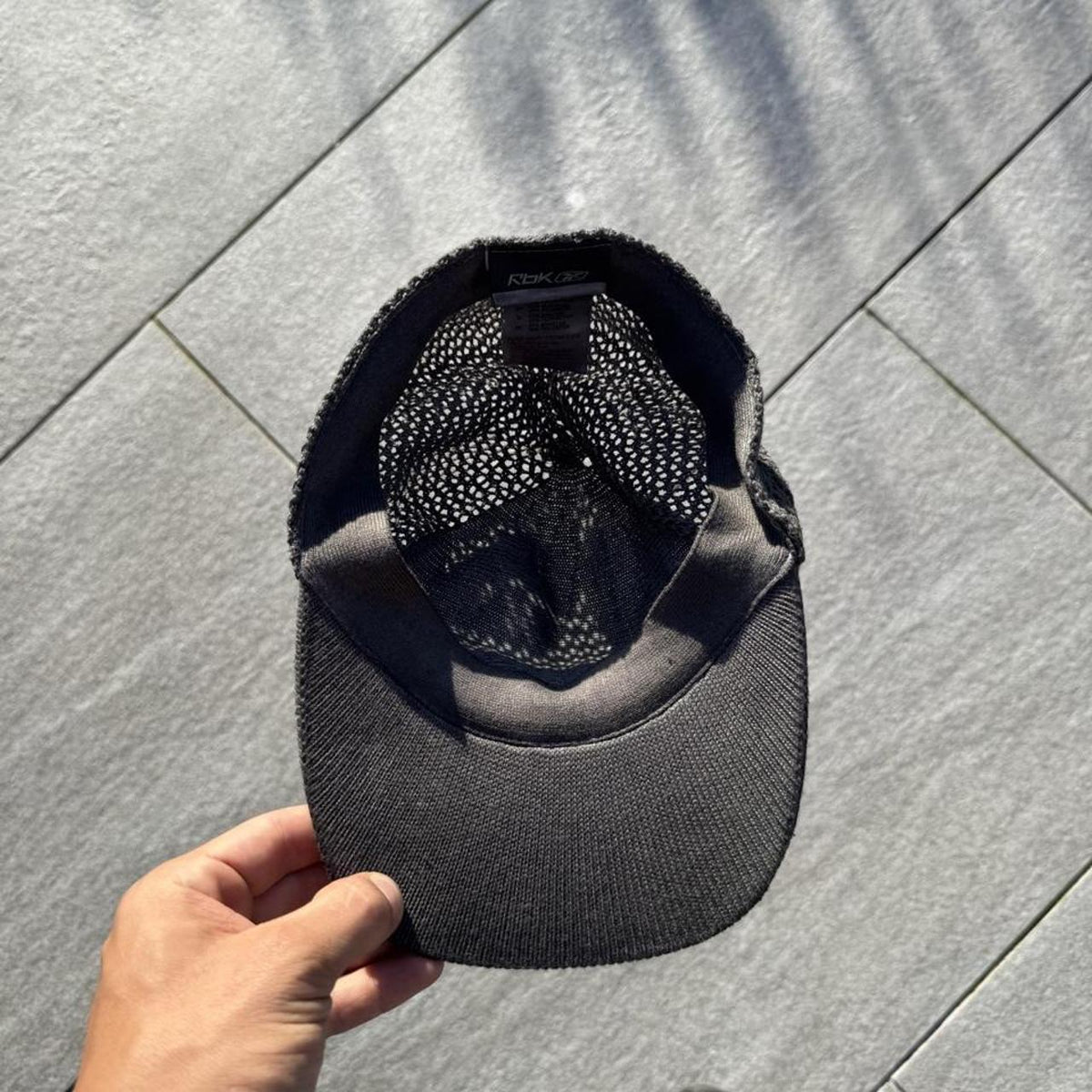 Vintage Y2K Reebok RBK Knitted Peak Beanie Cap – Black – One Size – Image 4 – George's Vintage