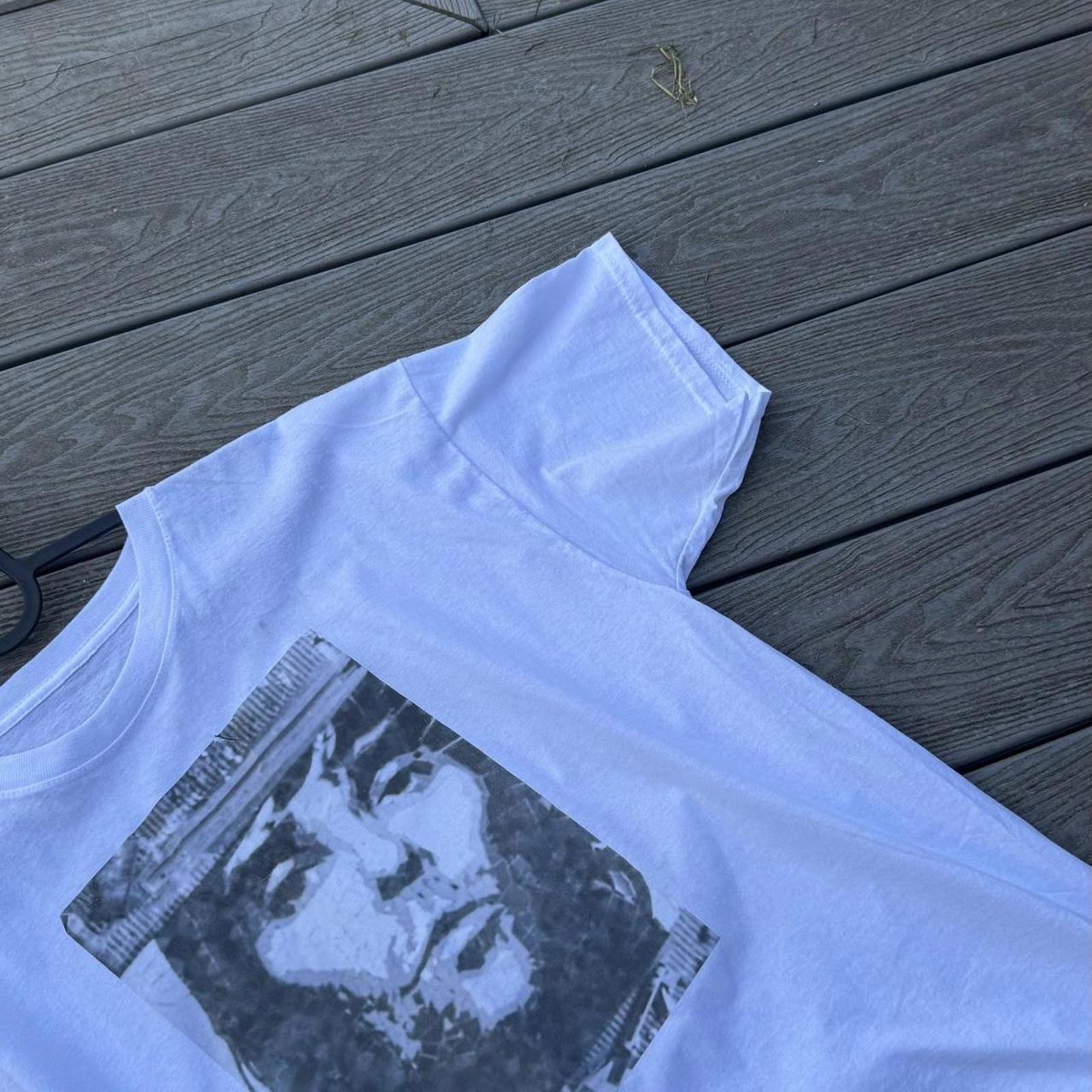 REVIVVD MONOCHROME PORTRAIT GRAPHIC TEE