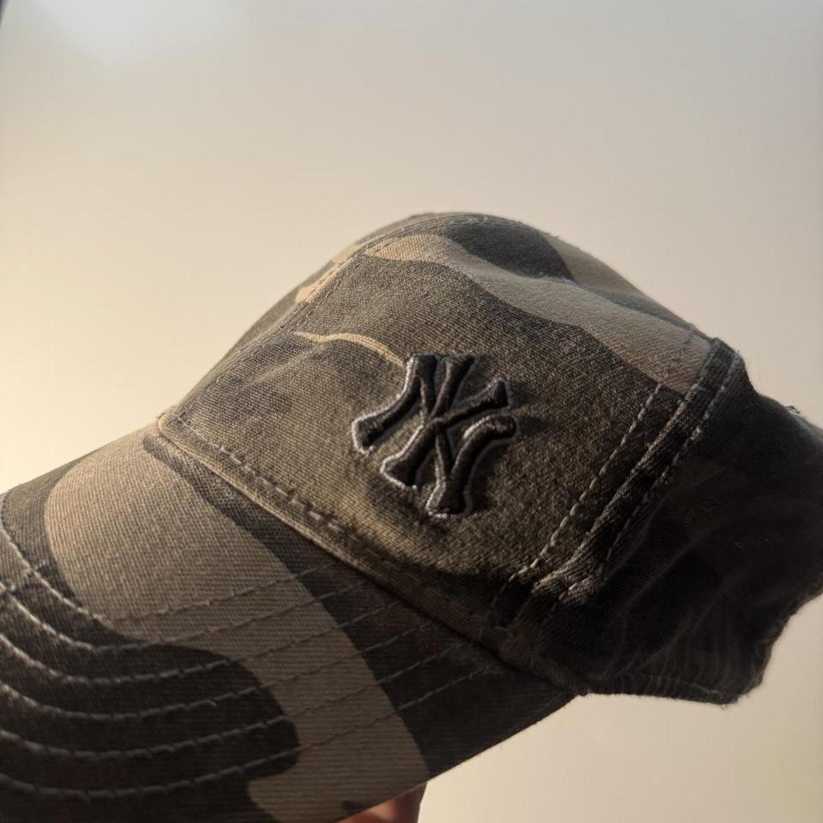 Vintage New York Yankees MLB Woodland Camo Strapback Baseball Cap – One Size – Image 5 – George's Vintage
