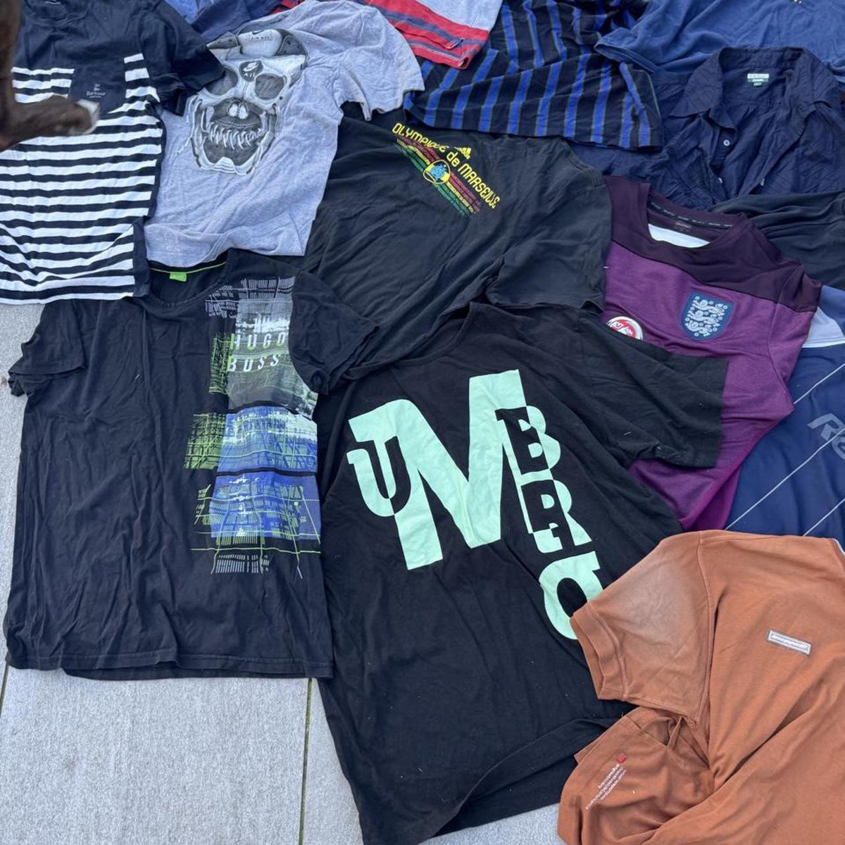 19-Piece Men's Branded Vintage & Streetwear Clothing Bundle – Mixed Sizes (M–XL) – Image 3 – George's Vintage
