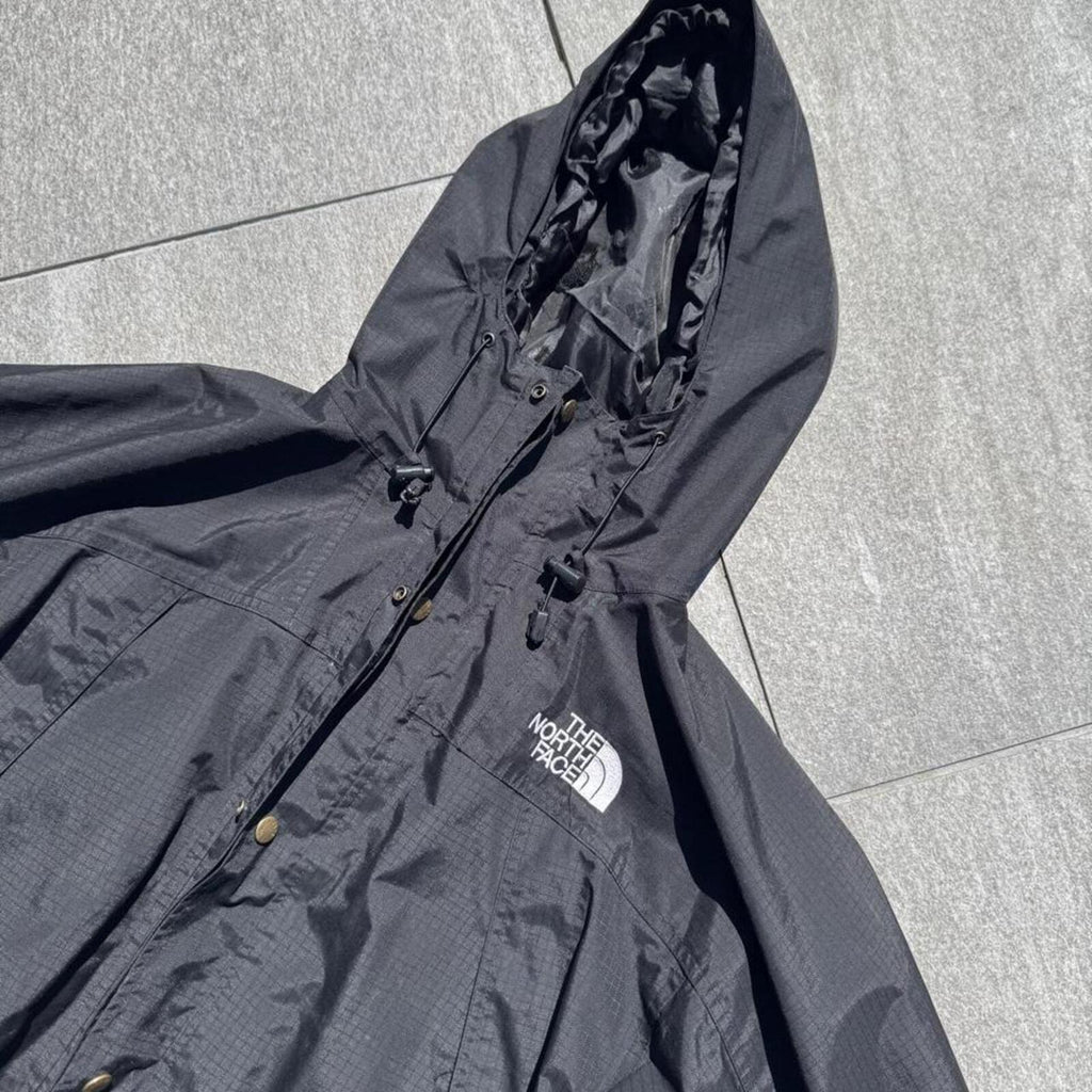 THE NORTH FACE GORE-TEX SHELL JACKET