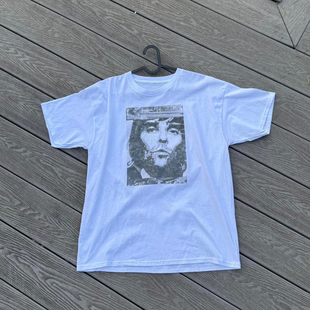 REVIVVD MONOCHROME PORTRAIT GRAPHIC TEE