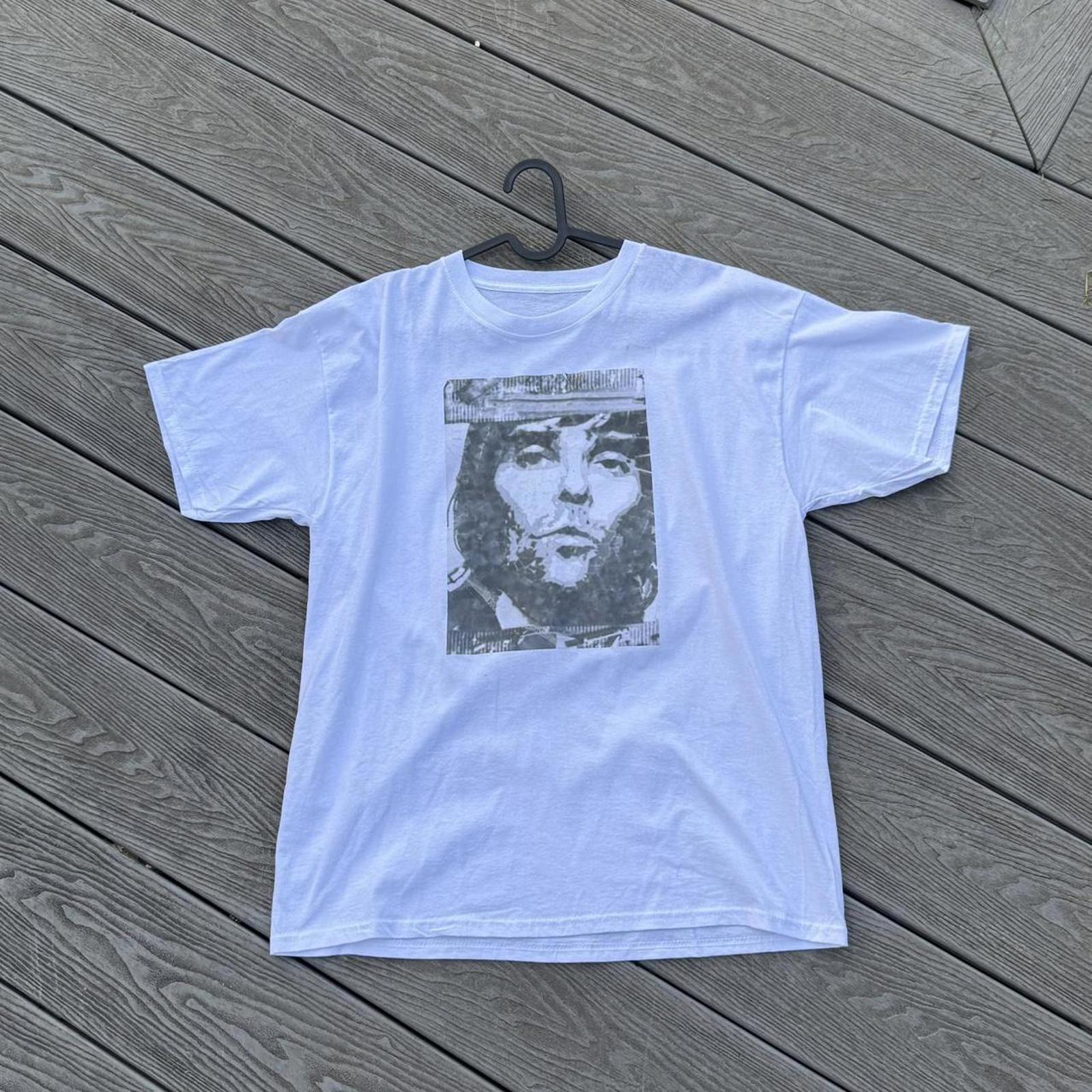 REVIVVD MONOCHROME PORTRAIT GRAPHIC TEE
