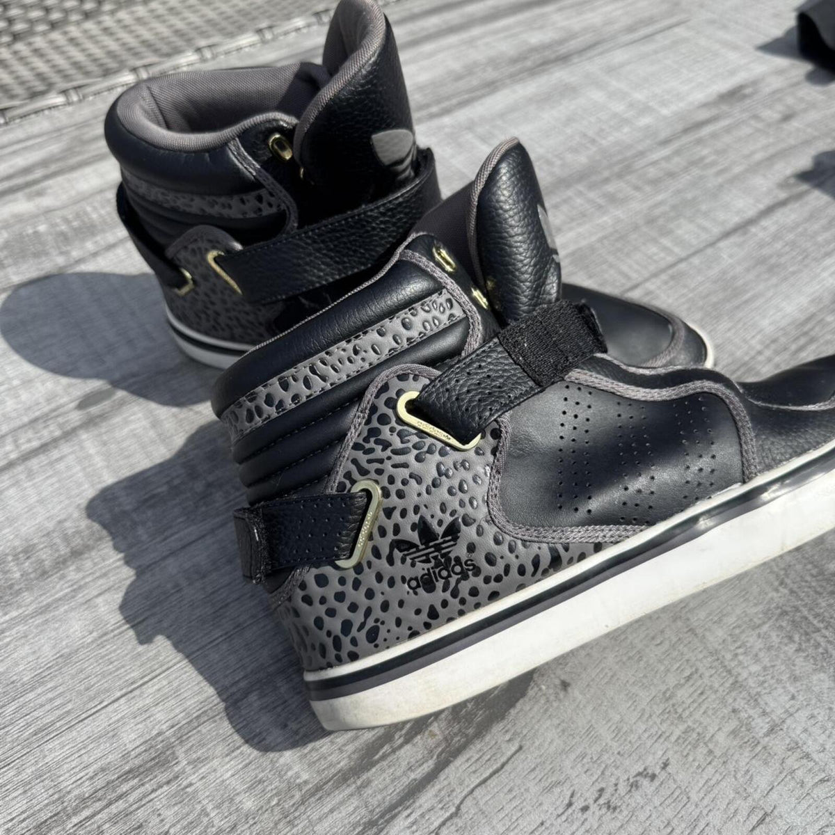 Adidas Originals High-Top Strap Trainers – Black & Grey – Size UK 9 – Image 3 – George's Vintage