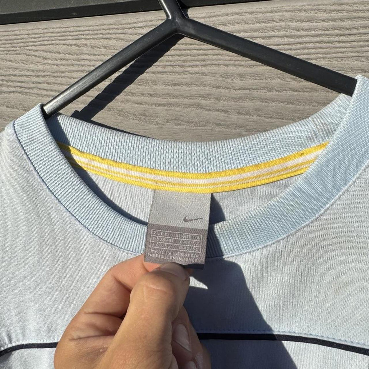 Vintage Y2K Nike Sport Performance Contrast-Panel T-Shirt – Ice Blue & Navy – Size M – Image 4 – George's Vintage