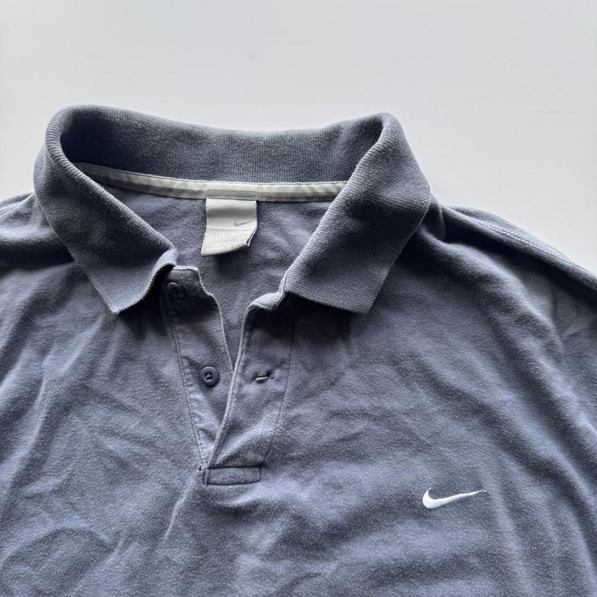 Vintage Nike Embroidered Swoosh Piqué Polo Shirt – Black – Size XXL – Image 2 – George's Vintage