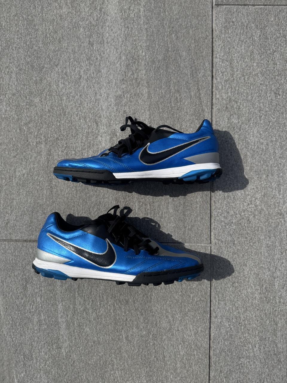 Rare 2012 Nike Total 90 Shoot IV TF Astro Turf Football Boots – Blue & Silver – Size UK 8.5 – Image 4 – George's Vintage